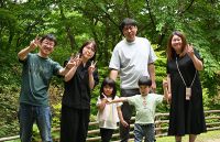 20250608 八巻様ご家族・木寅様ご家族 中学時代からの仲良し三家族ですが、今回残念ながら一家族の方達が参加できなくなりました。○○君・○○ちゃんはとっても元気なお子様達です！！！これからも健やかな成長を祈念致します。行く気満々のハイランドパークでいっぱい遊べましたか！！！次回は三家族でお帰り下さい！！！待っています！！！
