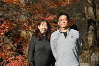 20251122 阿部様ご夫妻 1年半ぶり4回目のお帰りです！！！今回はじぃ～じが体調を崩してしまい、大変申し訳ございませんでしたm(_ _;)m数日前に寒空の中、駐車場からアプローチ迄の階段脇の路側木の設置工事を行いましたが、その時に寒気を感じていた所為か熱を出してしまい、お二人には大変ご迷惑をお掛け致しました。インフルエンザではないと思いますが・・・！？十年振りの風邪症状です！！！次回はお詫びの印に美味しいお蕎麦を食べに行きましょうね！！！【小啄木Fanclub】