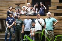 20260817 矢作様・北澤様ご家族 毎年夏休みにご利用されています。もう20回を超えて、完全に別荘としてお帰り頂いています！！！お子様達も赤ちゃんの頃からですから15年を過ぎ皆さん逞しく成長され、パワー全開でした！！！小啄木夫婦もお帰りを楽しみにしている皆さんです！！！